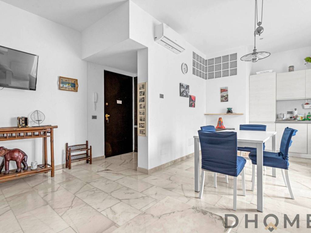 appartamento in vendita a Milano in zona Bocconi