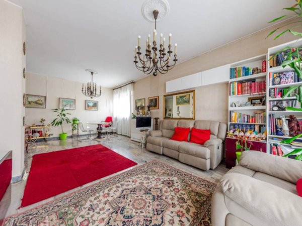 appartamento in vendita a Milano in zona Vigentino