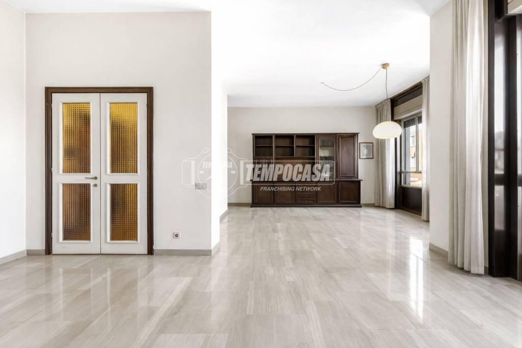 appartamento in vendita a Milano in zona Porta Nuova