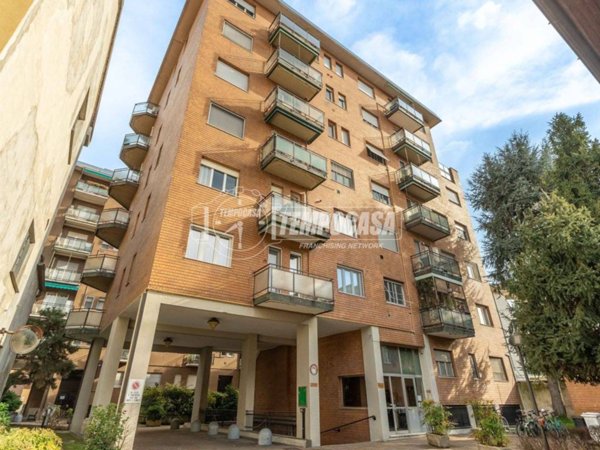 appartamento in vendita a Milano in zona Chiesa Rossa