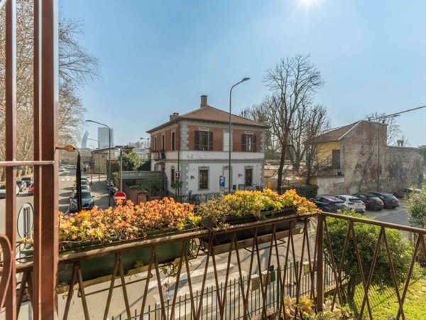 appartamento in vendita a Milano in zona QT8