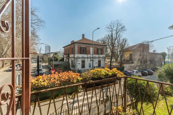 appartamento in vendita a Milano in zona QT8