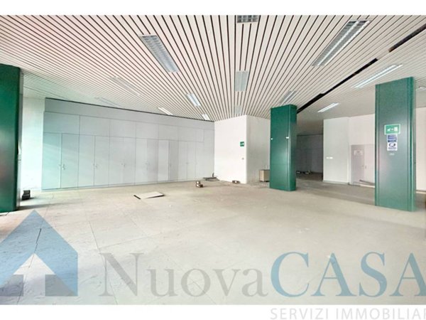 negozio in vendita a Milano in zona Isola