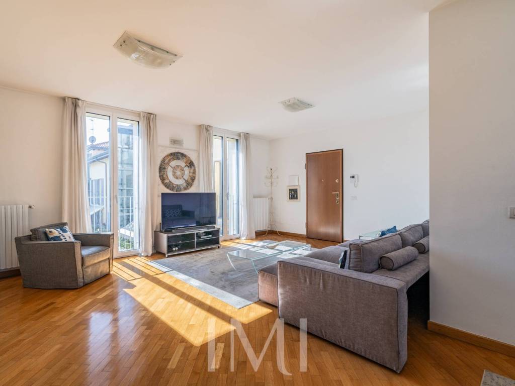 appartamento in vendita a Milano in zona Barona