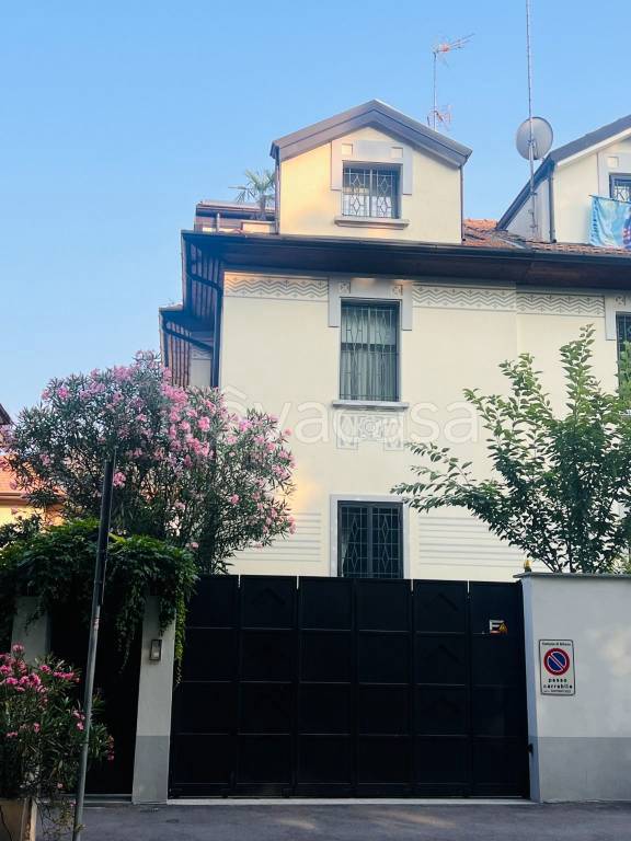 casa indipendente in vendita a Milano in zona Brera