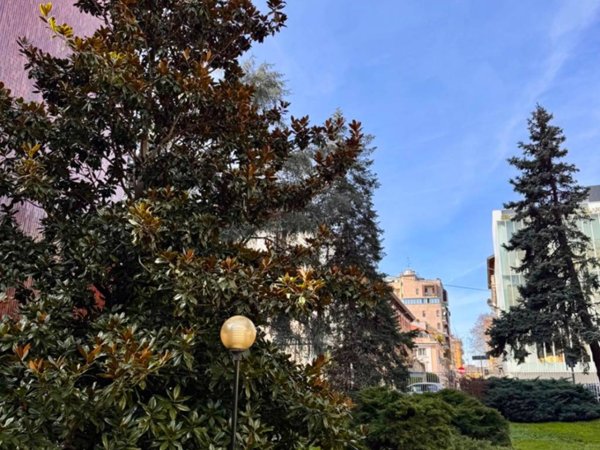 appartamento in vendita a Milano in zona Centro Direzionale