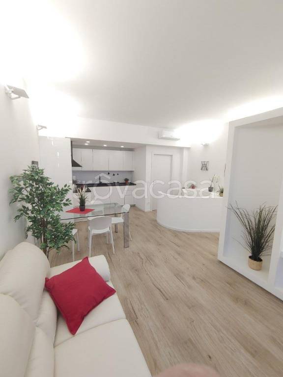 appartamento in vendita a Milano in zona Barona