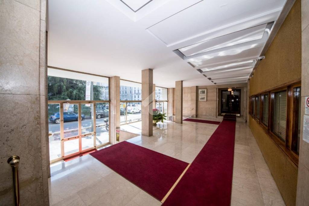 appartamento in vendita a Milano in zona Porta Monforte