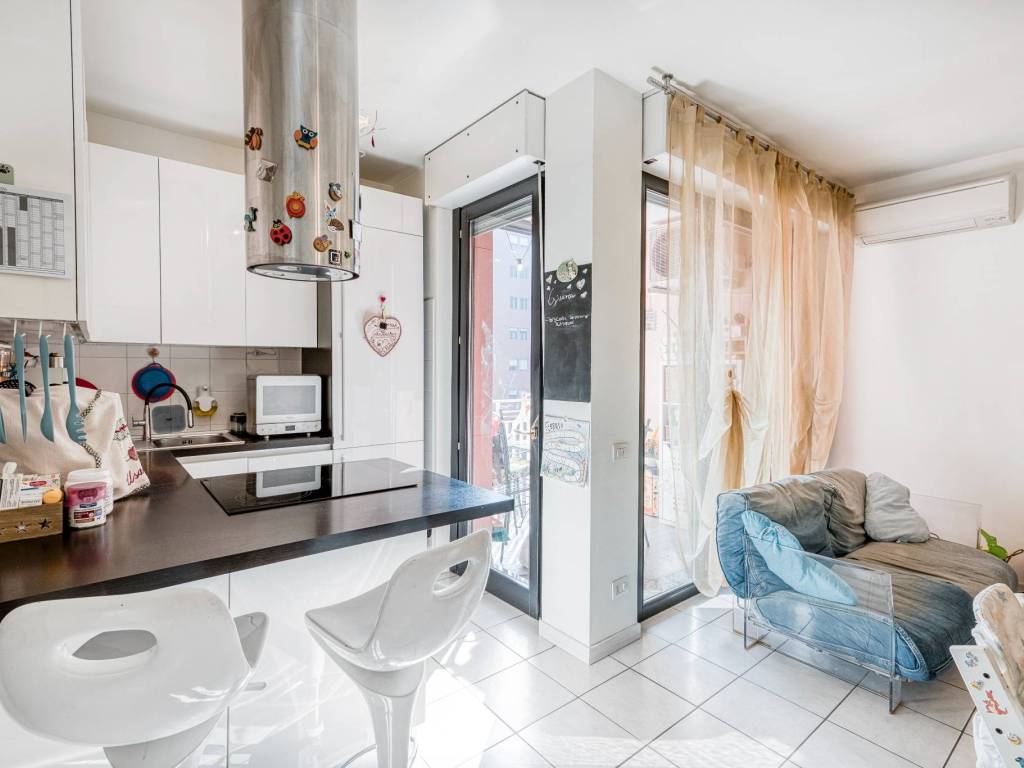 appartamento in vendita a Milano in zona Lambrate