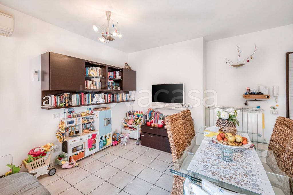 appartamento in vendita a Milano in zona Lambrate