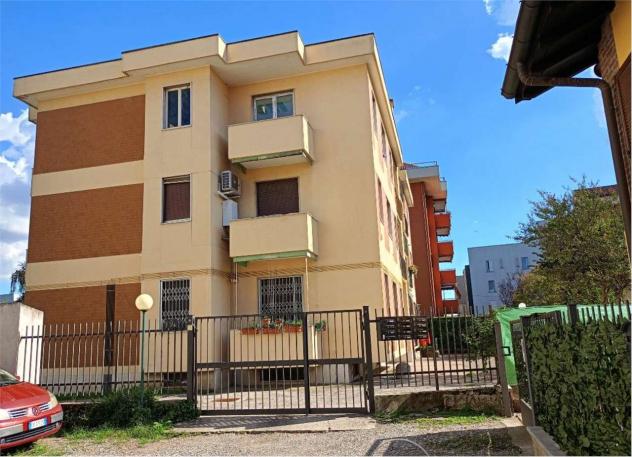 appartamento in vendita a Milano in zona Figino