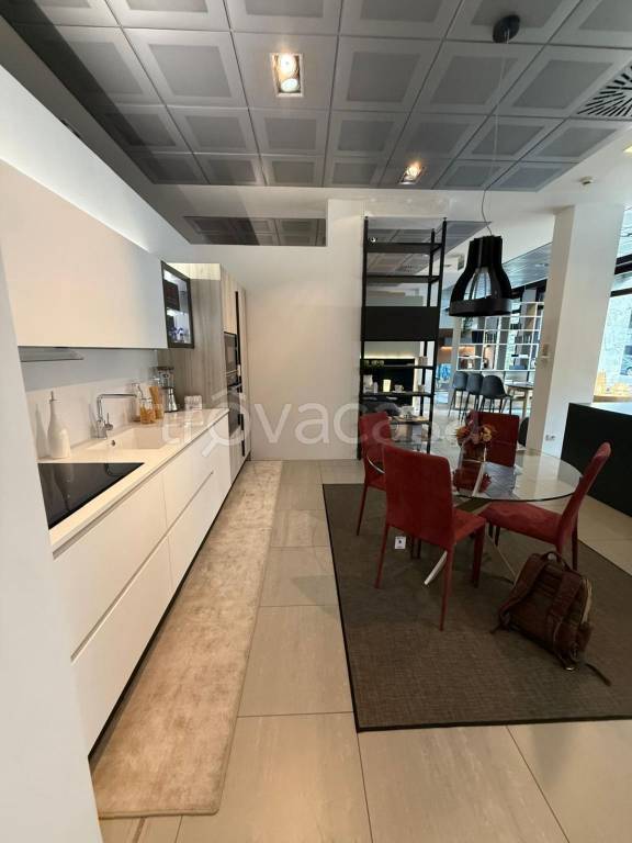 negozio in vendita a Milano in zona Bruzzano