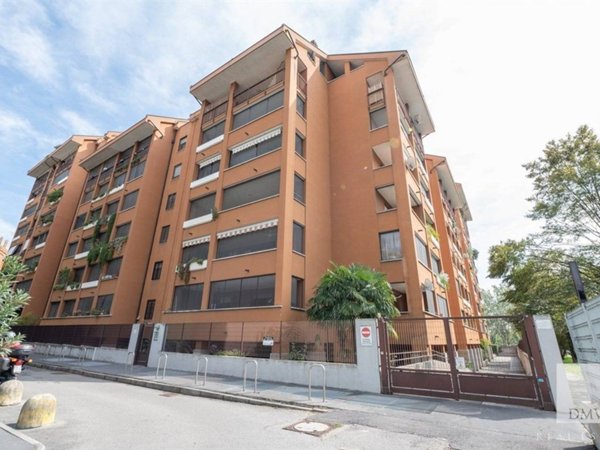 appartamento in vendita a Milano in zona Gratosoglio