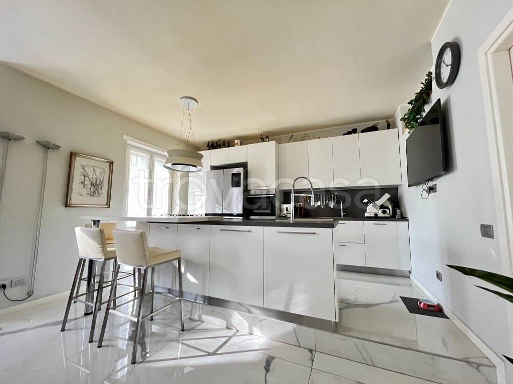 appartamento in vendita a Milano in zona Isola