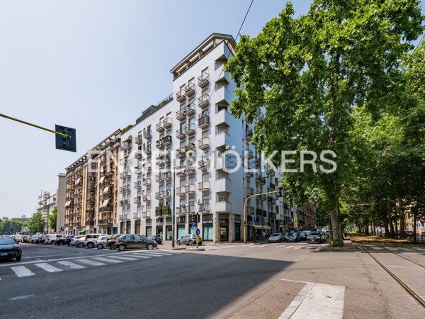 appartamento in vendita a Milano in zona Sempione