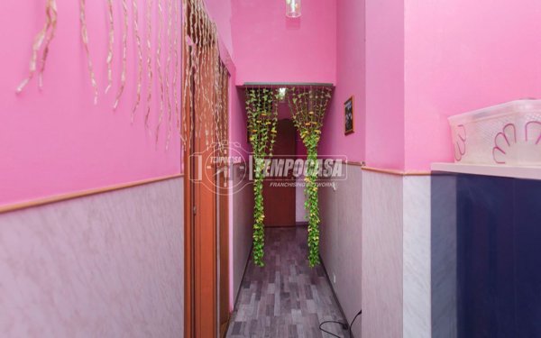 locale commerciale in vendita a Milano