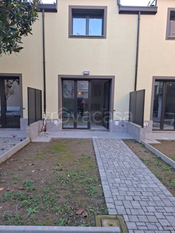 casa indipendente in vendita a Milano in zona Crescenzago