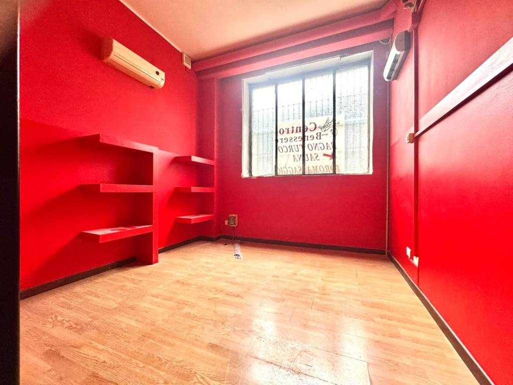 ufficio in vendita a Milano in zona Feltre