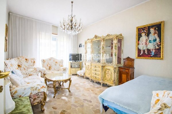 appartamento in vendita a Milano in zona Corvetto
