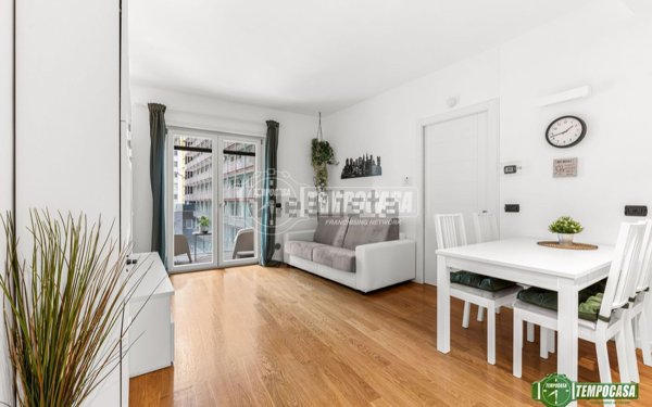 appartamento in vendita a Milano in zona Porta Nuova