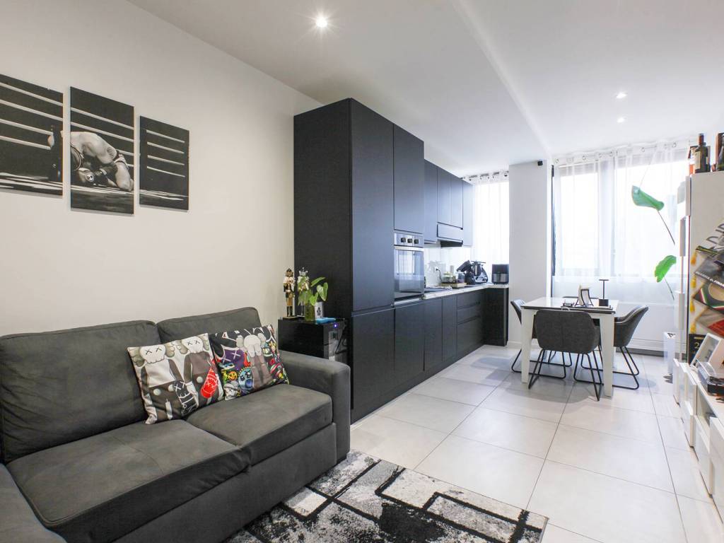 appartamento in vendita a Milano in zona Vigentino