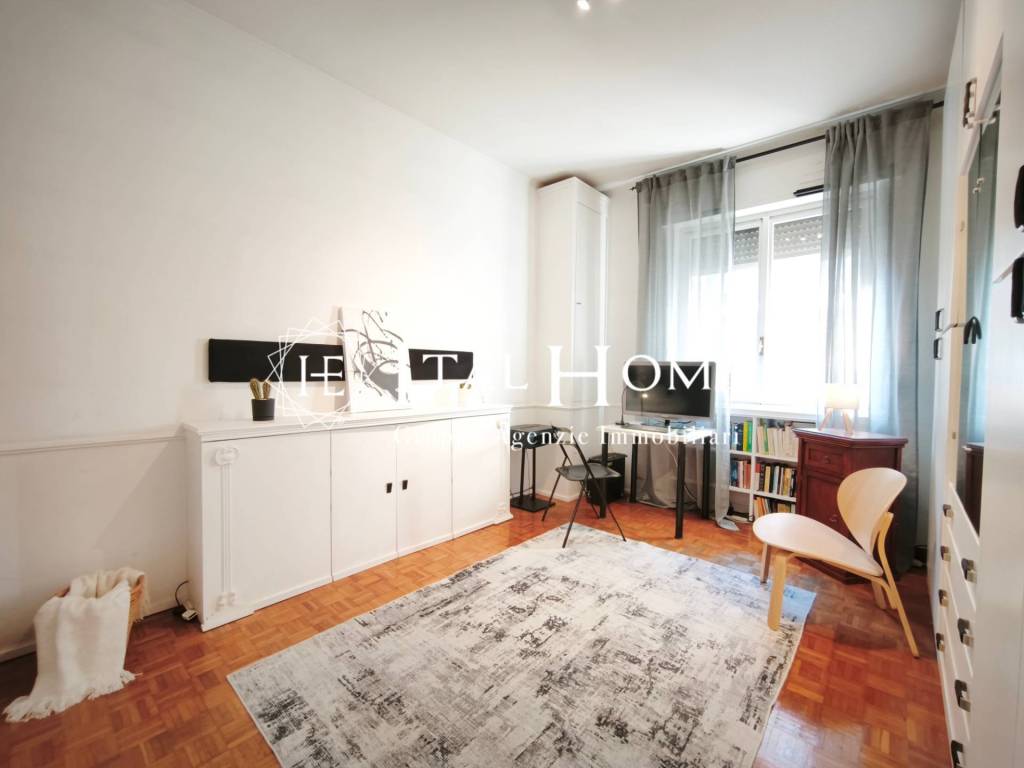 appartamento in vendita a Milano in zona Sempione