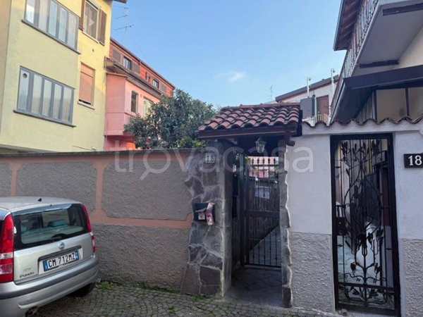 casa indipendente in vendita a Milano in zona Baggio