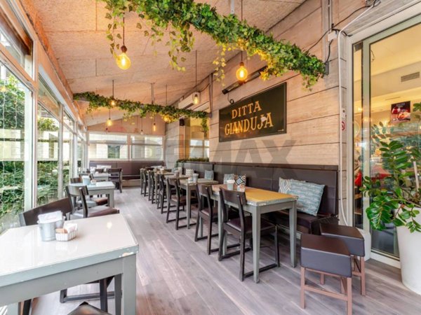 negozio in vendita a Milano in zona Porta Romana