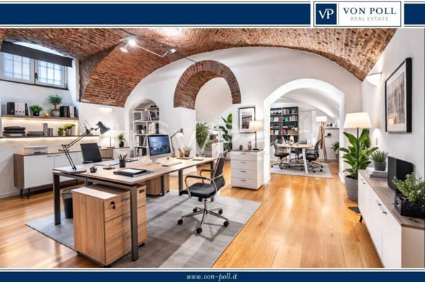 appartamento in vendita a Milano in zona Sant'Ambrogio