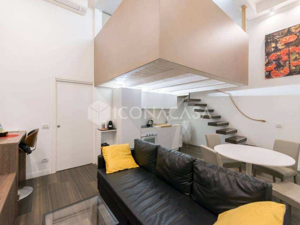 appartamento in vendita a Milano in zona Centro Direzionale