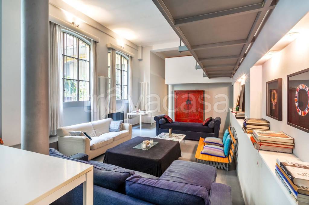 appartamento in vendita a Milano in zona Porta Nuova