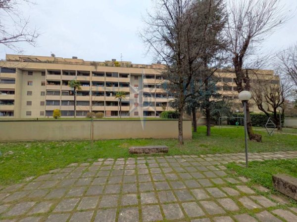 appartamento in vendita a Milano in zona Trenno