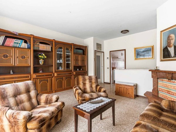 appartamento in vendita a Milano in zona Famagosta