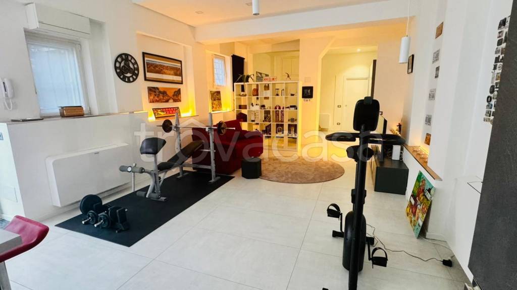 appartamento in vendita a Milano in zona Porta Vittoria