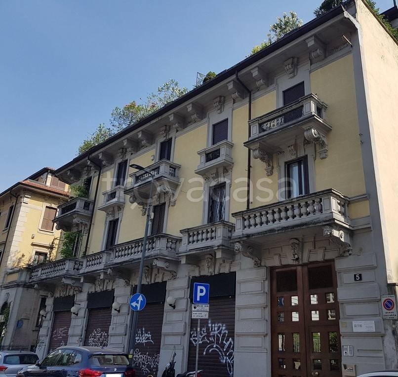 appartamento in vendita a Milano in zona Isola