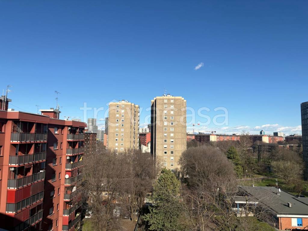appartamento in vendita a Milano in zona Gallaratese