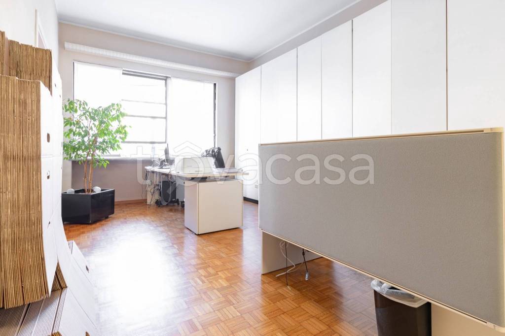 appartamento in vendita a Milano in zona Bocconi