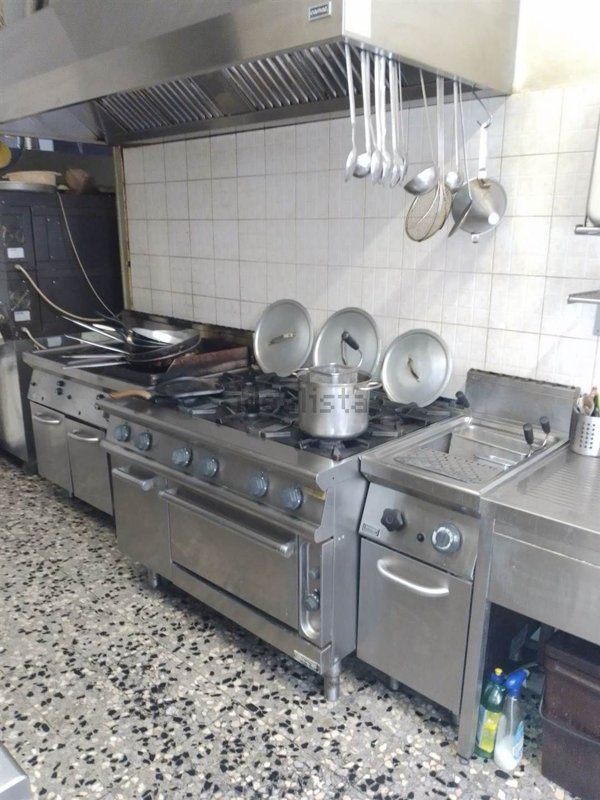 negozio in vendita a Milano in zona Lorenteggio