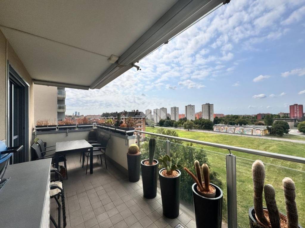 appartamento in vendita a Milano in zona Gallaratese