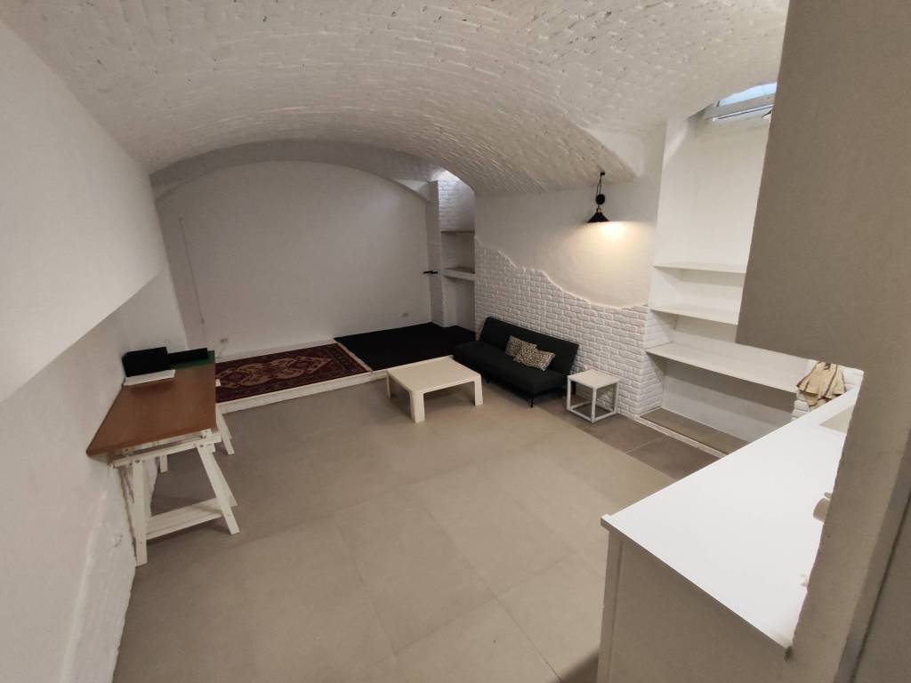 locale commerciale in vendita a Milano