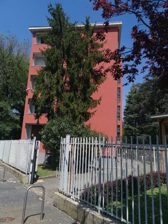appartamento in vendita a Milano in zona Baggio
