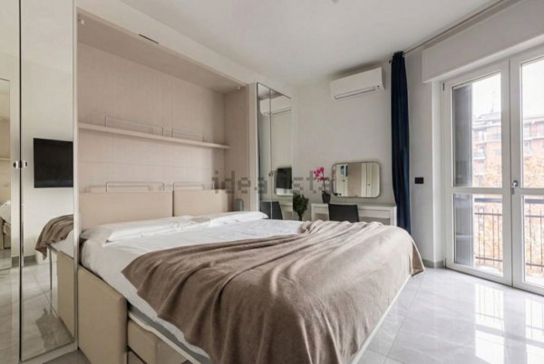 appartamento in vendita a Milano in zona Famagosta