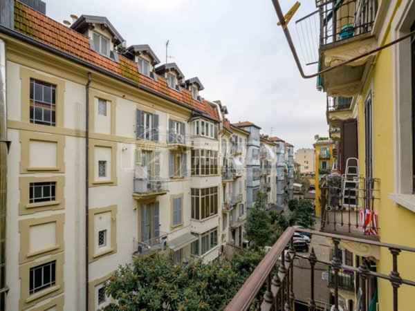 appartamento in vendita a Milano in zona Bocconi