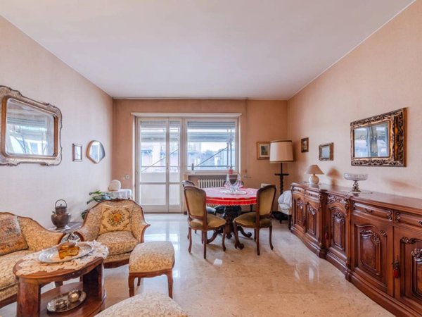 appartamento in vendita a Milano in zona Città Studi