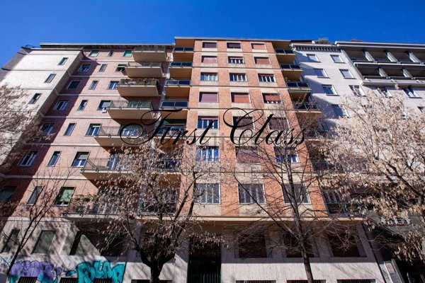 appartamento in vendita a Milano in zona Guastalla