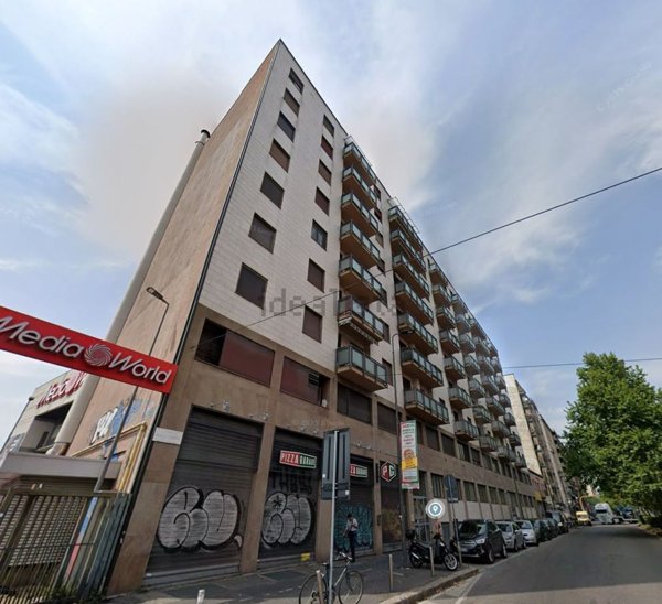 appartamento in vendita a Milano in zona Lorenteggio