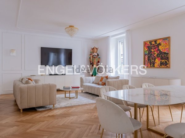 appartamento in vendita a Milano in zona Porta Genova