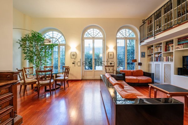 appartamento in vendita a Milano in zona Porta Nuova