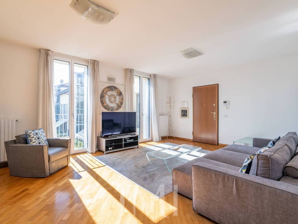 appartamento in vendita a Milano in zona Barona