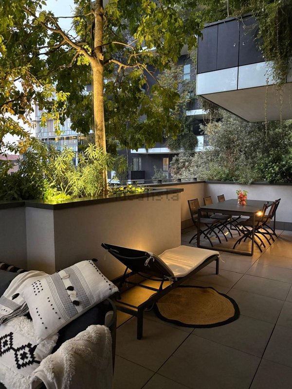 appartamento in vendita a Milano in zona Isola